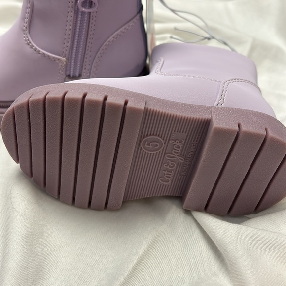 Lavender boots - Picture 3 of 4